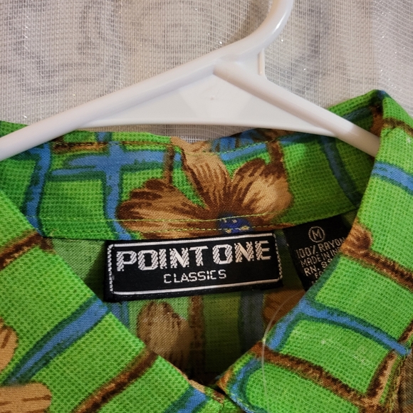 Point one Women's  Short-Sleeve Floral Blouse Size M - Picture 3 of 5